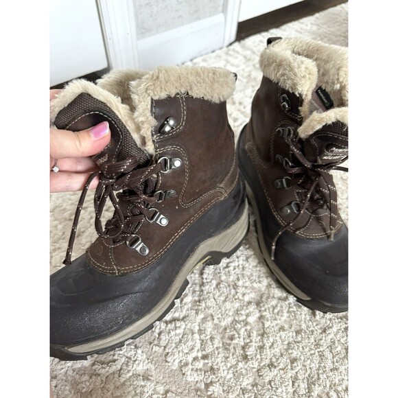 The North Face Boots Size 7- fits more like 6 - Picture 8 of 8